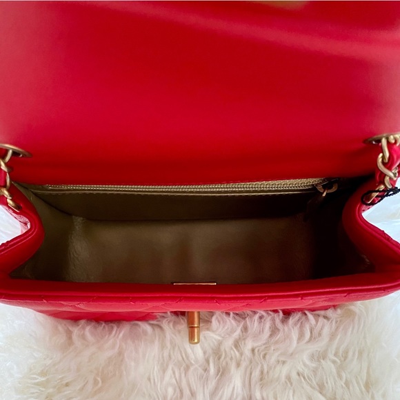 * SOLD* CHANEL Pearl Crush 21B Mini Square Flap Bag. Red. Gold Hardware. NEW. - Picture 5 of 8